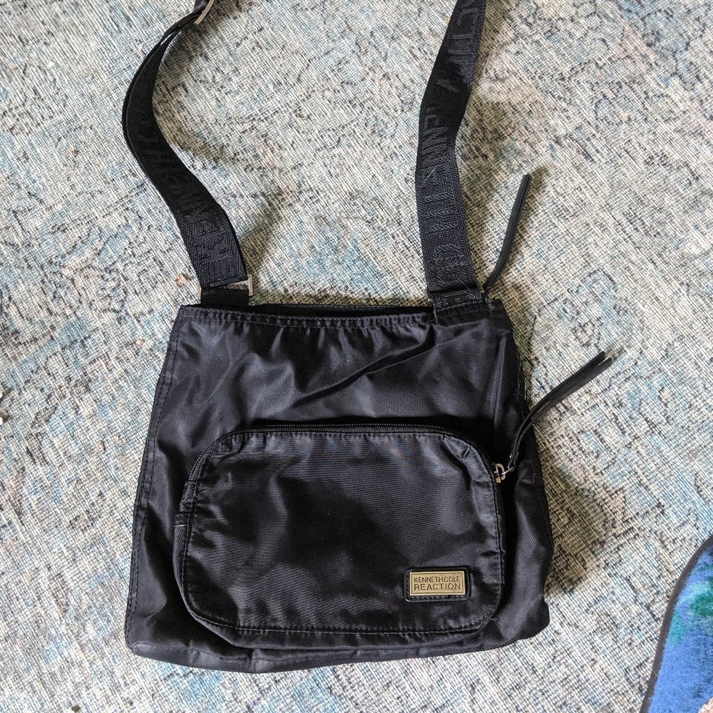 Kenneth Cole Reaction Crossbody Bag in Black